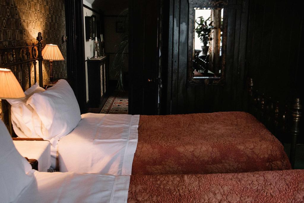 St Benedict - Victorian Bed And Breakfast Hastings Eksteriør bilde
